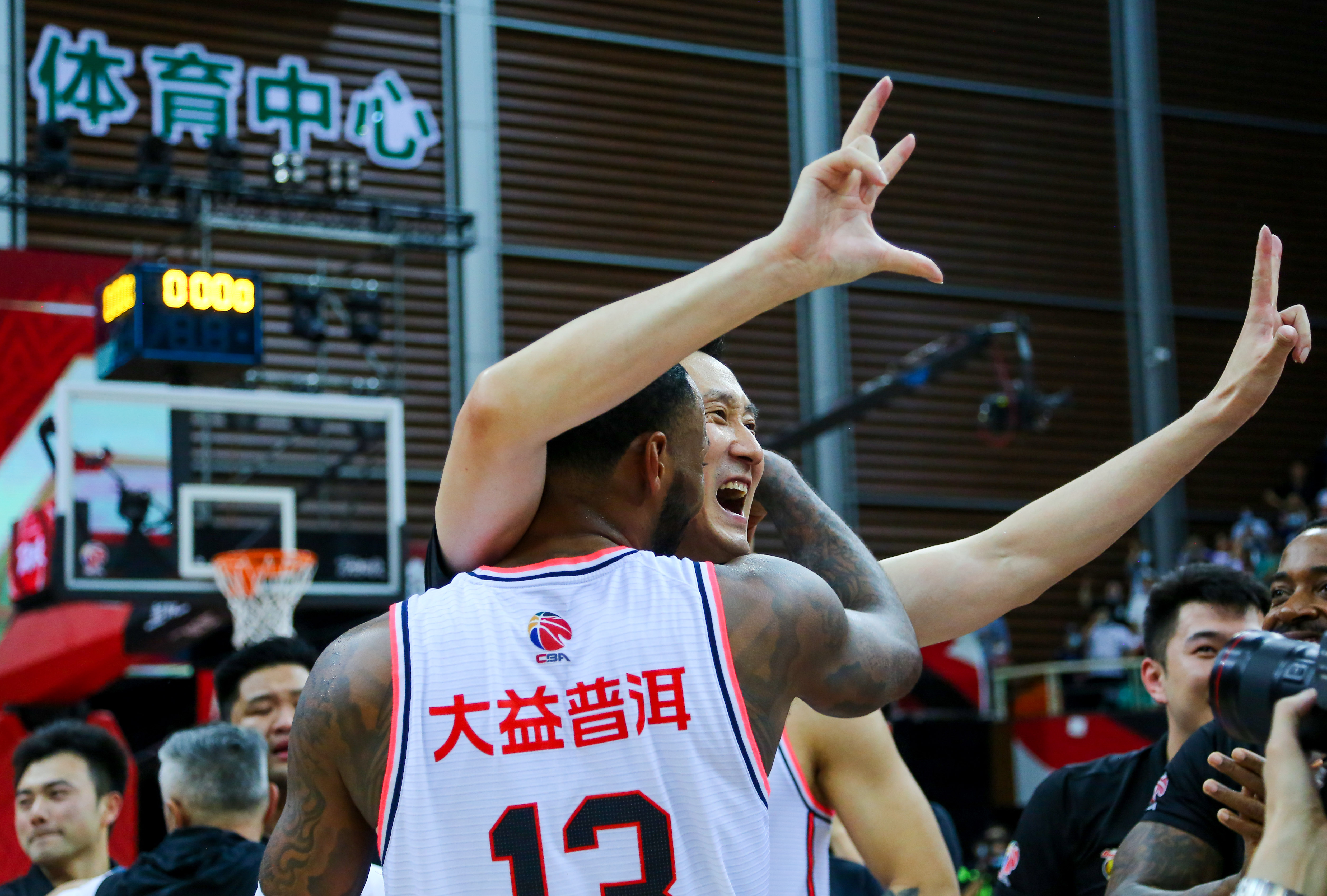 金年会官方在线入口-拜仁慕尼黑关键时刻回应争议；志在CBA常规赛名次提升；信心回归；年轻球员得到机会的简单介绍